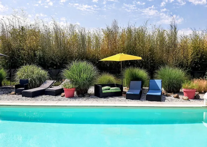 Prune D'ente - 2 - Parking - Piscine Chauffee- Terrasse - Climatisation